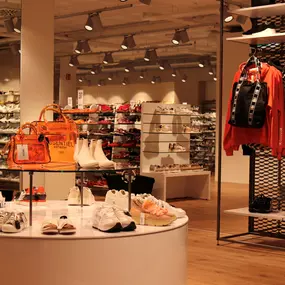 MUECKE in München im daseinstein Einkaufszentrum Taschen und Accessoires