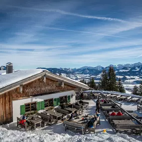 Weltcup-Hütte im Winter am Ofterschwanger Horn.