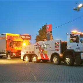 Bild von Abschleppdienst / Pannenhilfe / PKW-LKW  Freier Kfz-Meisterbetrieb  D. Schenk