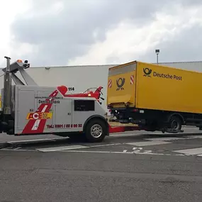 Bild von Abschleppdienst / Pannenhilfe / PKW-LKW  Freier Kfz-Meisterbetrieb  D. Schenk