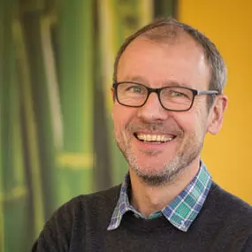 DR. THOMAS DIRKSEN M.A.