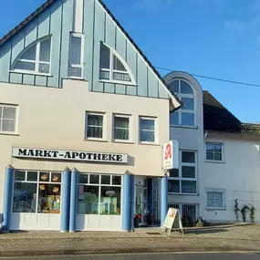 Aussenansicht der Markt-Apotheke Rheinböllen