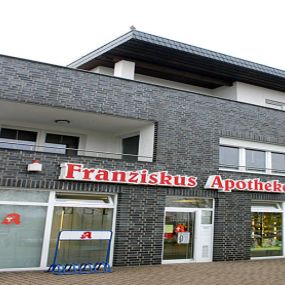 Aussenansicht der Franziskus-Apotheke