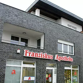 Aussenansicht der Franziskus-Apotheke