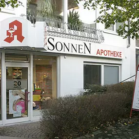 Aussenansicht der Sonnen-Apotheke Joest und Sporkenbach