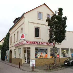 Aussenansicht der Sonnen-Apotheke