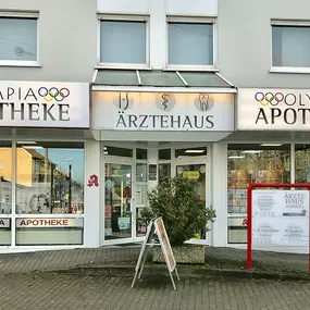 Aussenansicht der Olympia-Apotheke