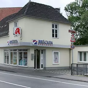 Aussenansicht der Brücken-Apotheke