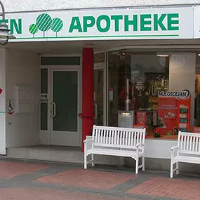 Aussenansicht der Platanen-Apotheke