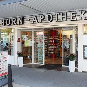 Aussenansicht der Born-Apotheke