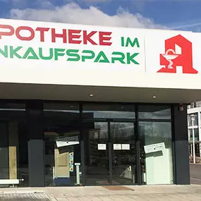 Aussenansicht der Apotheke im Einkaufspark