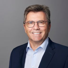 Als ehemalige Führungskraft wechselte Rainer Englert 1997 zur Signal Iduna Döbler&Voß nach Gütersloh. Er ist Experte für den Bereich der gewerblichen Sachversicherung.
