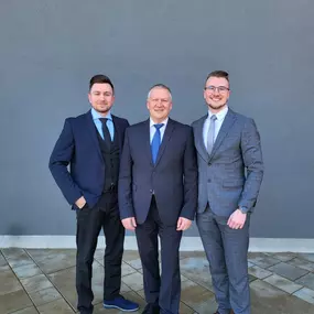 Teamfoto Bezirksdirektion Michael Zeps mit Agenturpartner Tobias und Alexander Zeps