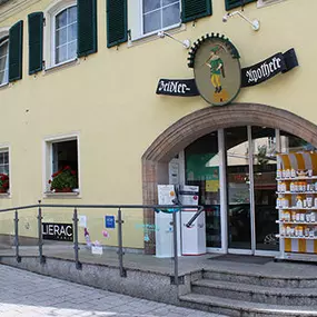 Aussenansicht der Zeidler-Apotheke