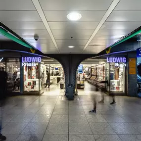 Ludwig Internationale Presse Köln Hbf.