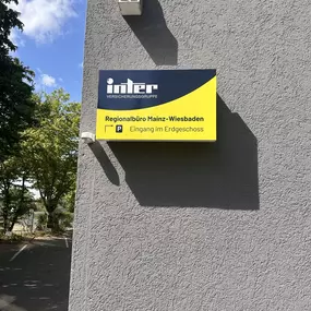 INTER Versicherung Schild