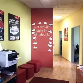 Köln-Weidenpesch Eingang - Wartebereich