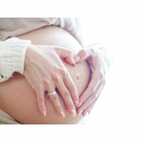 Corona bei Schwangeren: Kein erhöhtes Sterberisiko fürs Baby - Aquila Apotheke