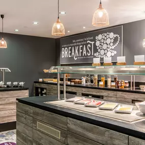 Premier Inn Braunschweig City Centre hotel breakfast bar