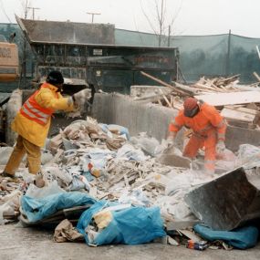 Wertstoffsortierung  1991 - Entsorgung Recycling GmbH München Aufräumen Müll Recycling