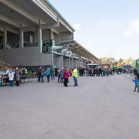 Vor Breitsamer Halle - Breitsamer Entsorgung Recycling GmbH München