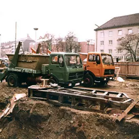 Wertstoffsortierung  ENDE 1960ER-JAHRE ​- Entsorgung Recycling GmbH München Aufräumen Müll Recycling