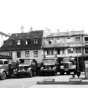 Wertstoffsortierung  MITTE 1956-JAHRE ​​- Entsorgung Recycling GmbH München Aufräumen Müll Recycling