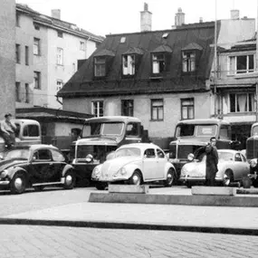 Wertstoffsortierung  MITTE 1956-JAHRE ​​- Entsorgung Recycling GmbH München Aufräumen Müll Recycling