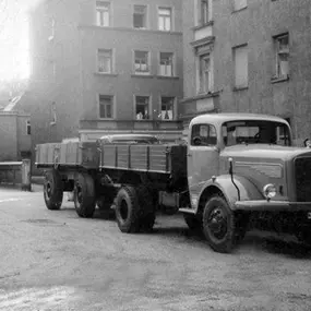 Wertstoffsortierung  MITTE 1956-JAHRE ​​- Entsorgung Recycling GmbH München Aufräumen Müll Recycling