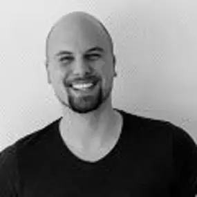 Berater Niklas Zimmerschied AXA Versicherung Daniel Martin in Netphen - Kfz-Versicherung in Netphen