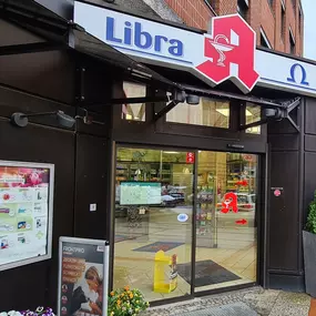 Aussenansicht der Libra Apotheke