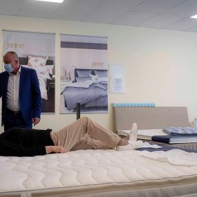 Mit uns schlafen Sie richtig. Unser Matratzen-Einzelhandel Betten Ebert aus Rheinstetten bietet Ihnen seit dem Jahre 2001 hochwertige Betten zum Kauf an. Wir sorgen dafür, dass Sie bequem liegen und gut schlafen können.
