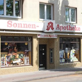 Aussenansicht der Sonnen-Apotheke