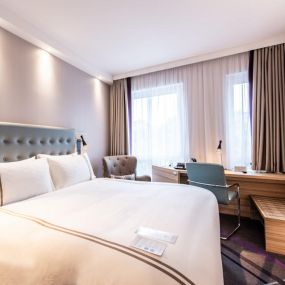 Premier Inn Hannover City University hotel bedroom