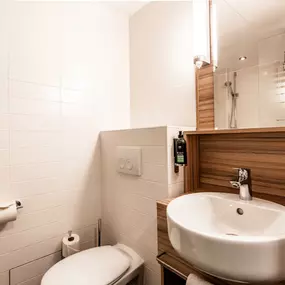 Premier Inn Hannover City University hotel bathroom