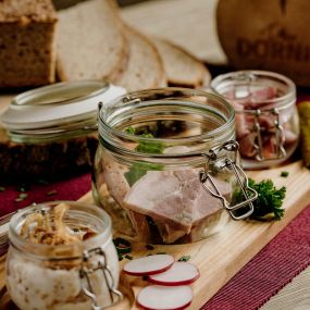 Brotzeit gefällig? Unsere Brotzeitgläßchen kannst Du individuell zusammenstellen.