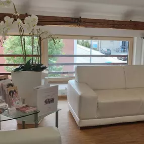 hairfree Lounge Traunstein Wartebereich