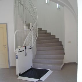 Bild von REAL Treppenlift Potsdam  - Fachbetrieb | Plattformlifte | Sitzlifte | Rollstuhllifte