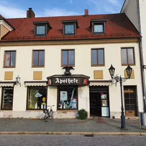 Aussenansicht der Adler Apotheke Beeskow