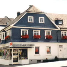 Aussenansicht der Hirsch-Apotheke