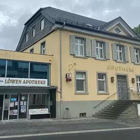 Aussenansicht der Löwen-Apotheke