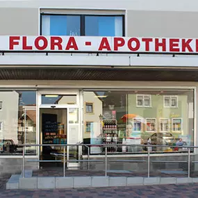 Aussenansicht der Flora-Apotheke