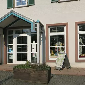 Aussenansicht der Wallau-Apotheke