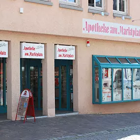 Aussenansicht der Apotheke am Marktplatz