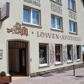 Aussenansicht der Löwen-Apotheke