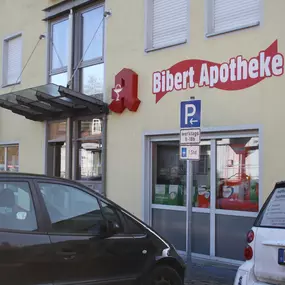 Aussenansicht der Bibert-Apotheke