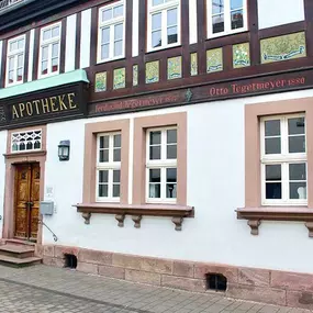 Aussenansicht der Barbarossa-Apotheke