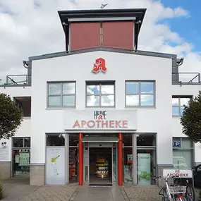 Aussenansicht der Heine Apotheke Blankenese