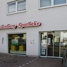 Aussenansicht der Hackenberg-Apotheke Waldwimmersbach