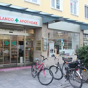 Aussenansicht der Orlando-Apotheke